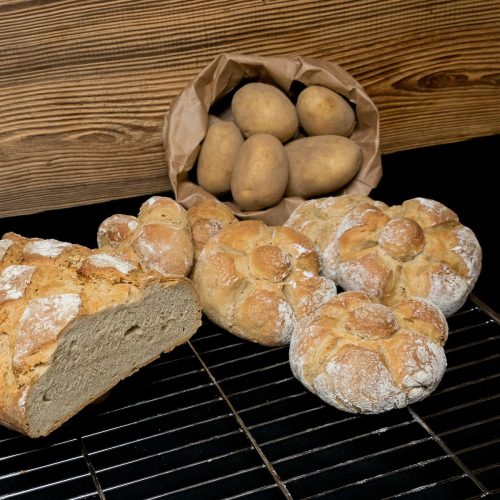 Erdäpfelbrot mit Sauerteig, Roggenmehl und Erdäpfeln – Tiroler Bauernbrot